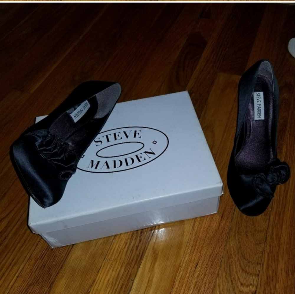 Shoes - Picture 3 of 4